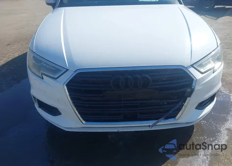 2017 Audi A3 2.0T Premium z USA, uszkodzony, nr VIN WAUAUGFF1H1037798